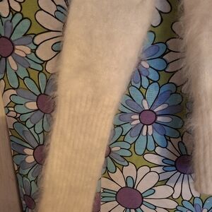 GUESS Collection turtle neck sweater size Large,  color: snow.